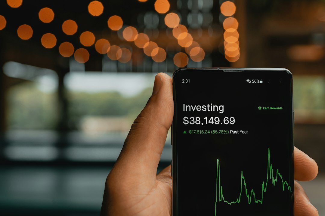 Robinhood trading app representing HOOD stock and Robinhood Chain growth